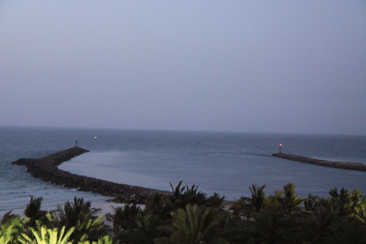 harbour breakwater shows how the wind shapes the water